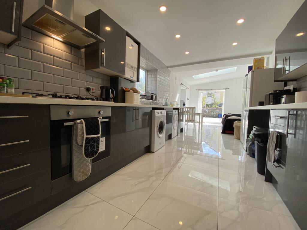 6 bed Mid Terraced House for rent in Cardiff. From CPS Homes - Cardiff 6 bed Mid Terraced House for rent in Cardiff. From CPS Homes - Cardiff