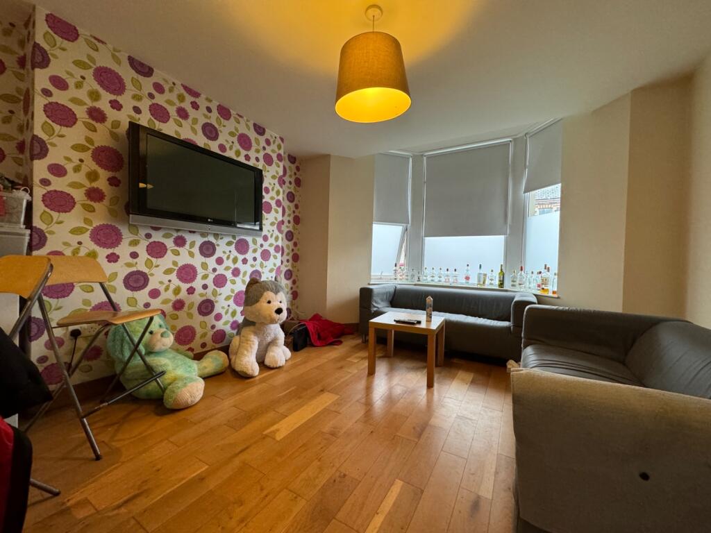 6 bed End of Terrace for rent in Cardiff. From CPS Homes - Cardiff