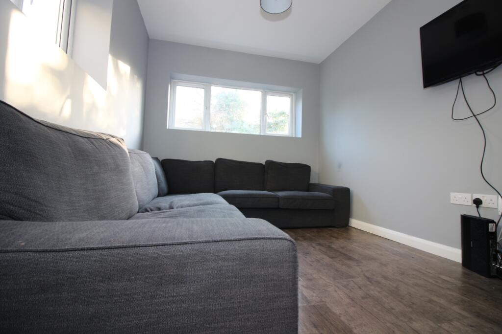 7 bed Mid Terraced House for rent in Cardiff. From CPS Homes - Cardiff