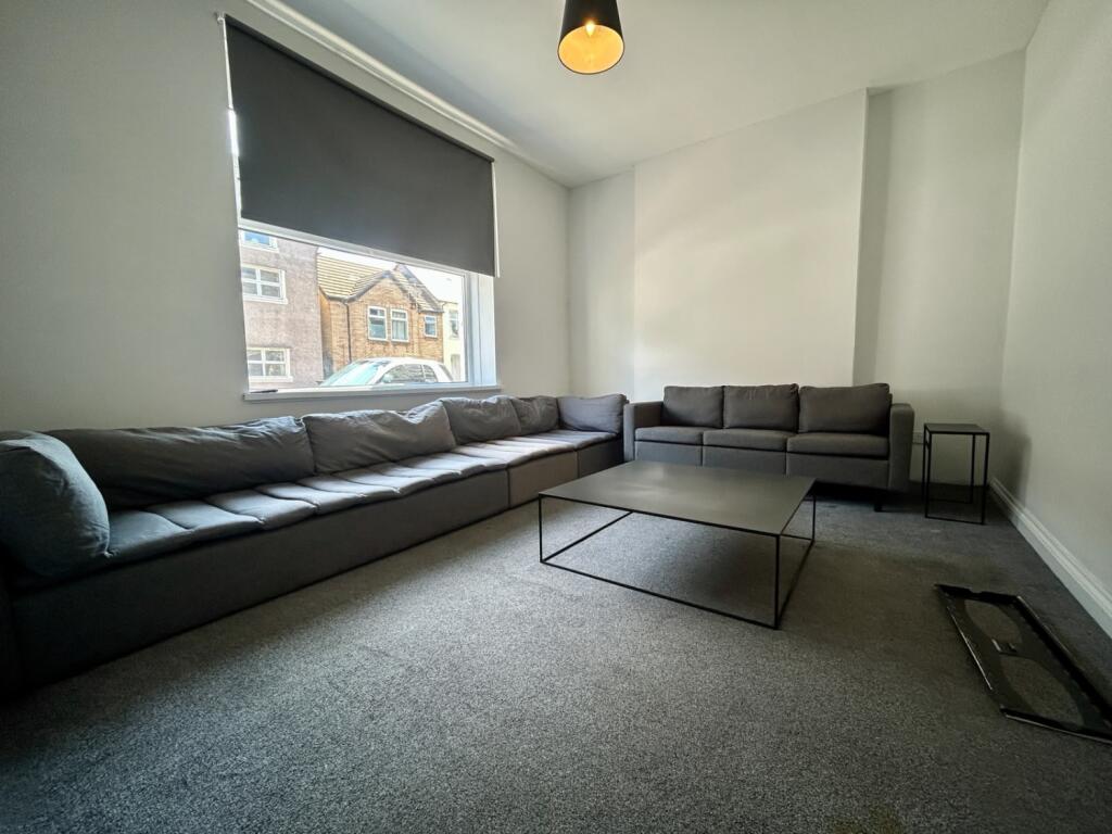 8 bed Mid Terraced House for rent in Cardiff. From CPS Homes - Cardiff