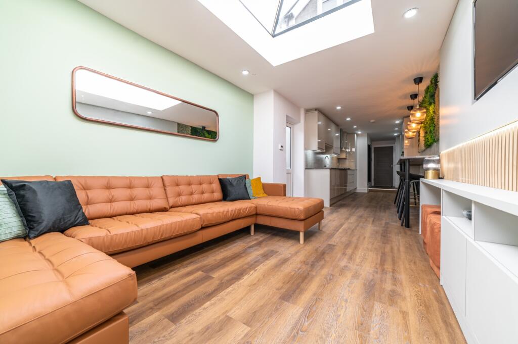 7 bed Mid Terraced House for rent in Cardiff. From CPS Homes - Cardiff