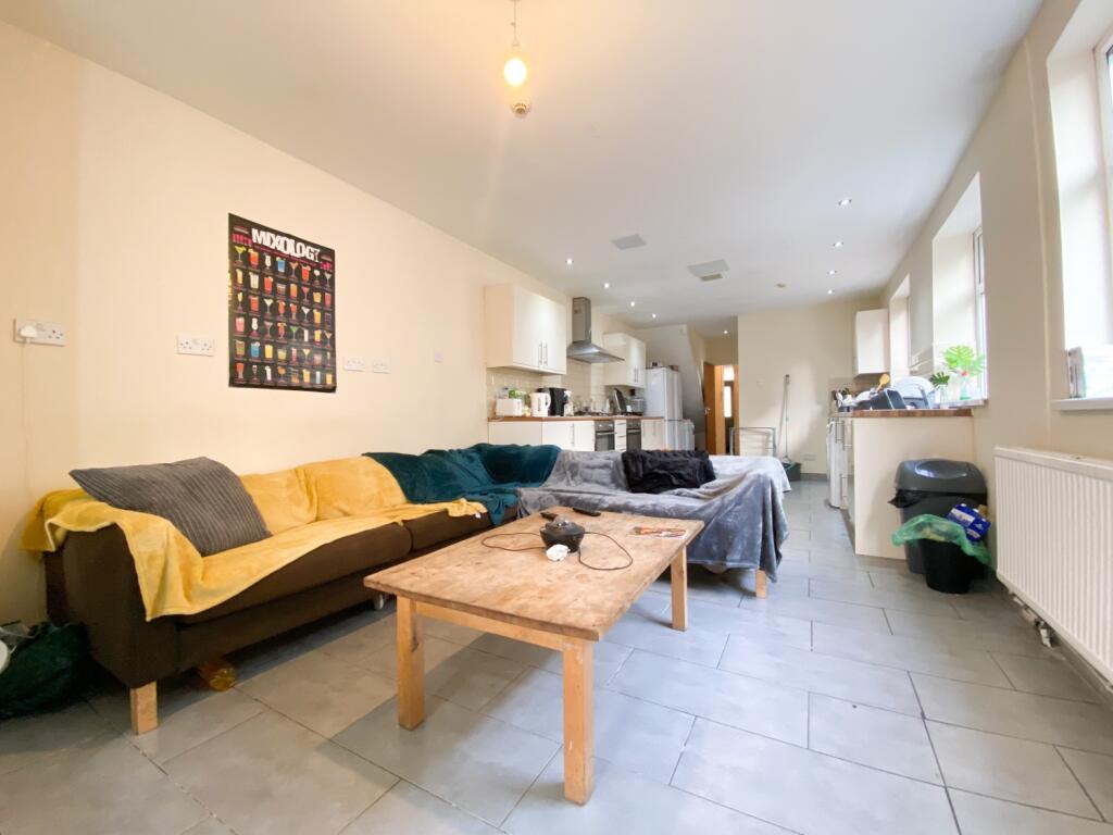 9 bed Mid Terraced House for rent in Cardiff. From CPS Homes - Cardiff 9 bed Mid Terraced House for rent in Cardiff. From CPS Homes - Cardiff