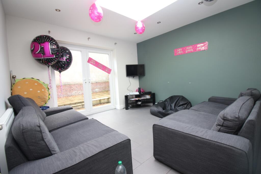 8 bed Detached for rent in Cardiff. From CPS Homes - Cardiff