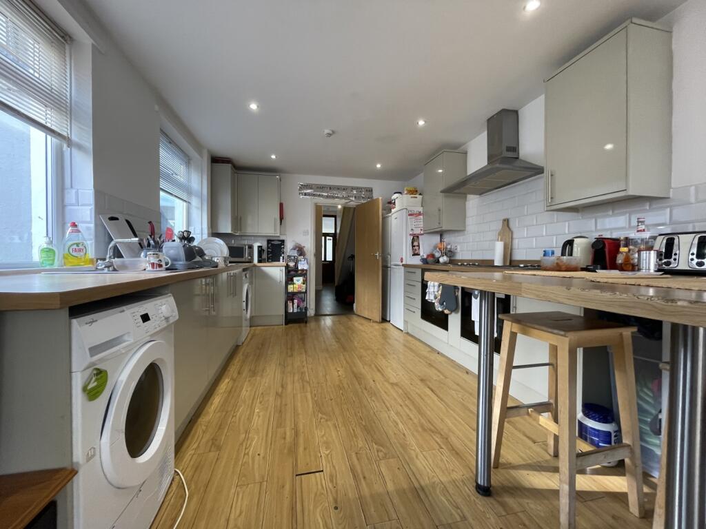 9 bed Mid Terraced House for rent in Cardiff. From CPS Homes - Cardiff 9 bed Mid Terraced House for rent in Cardiff. From CPS Homes - Cardiff
