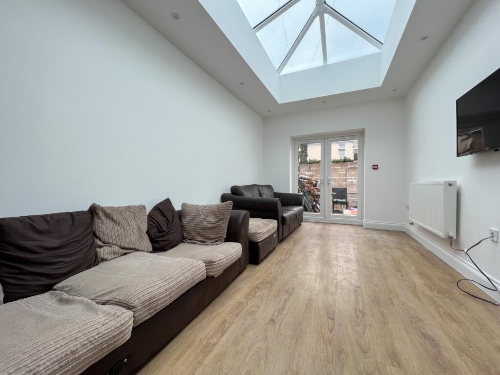 9 bed Mid Terraced House for rent in Cardiff. From CPS Homes - Cardiff 9 bed Mid Terraced House for rent in Cardiff. From CPS Homes - Cardiff