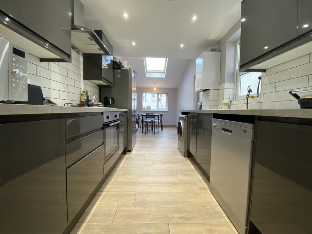 6 bed Mid Terraced House for rent in Cardiff. From CPS Homes - Cardiff 6 bed Mid Terraced House for rent in Cardiff. From CPS Homes - Cardiff