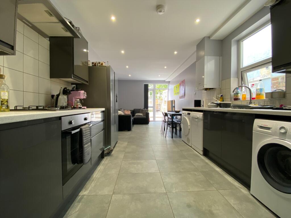 6 bed Mid Terraced House for rent in Cardiff. From CPS Homes - Cardiff 6 bed Mid Terraced House for rent in Cardiff. From CPS Homes - Cardiff
