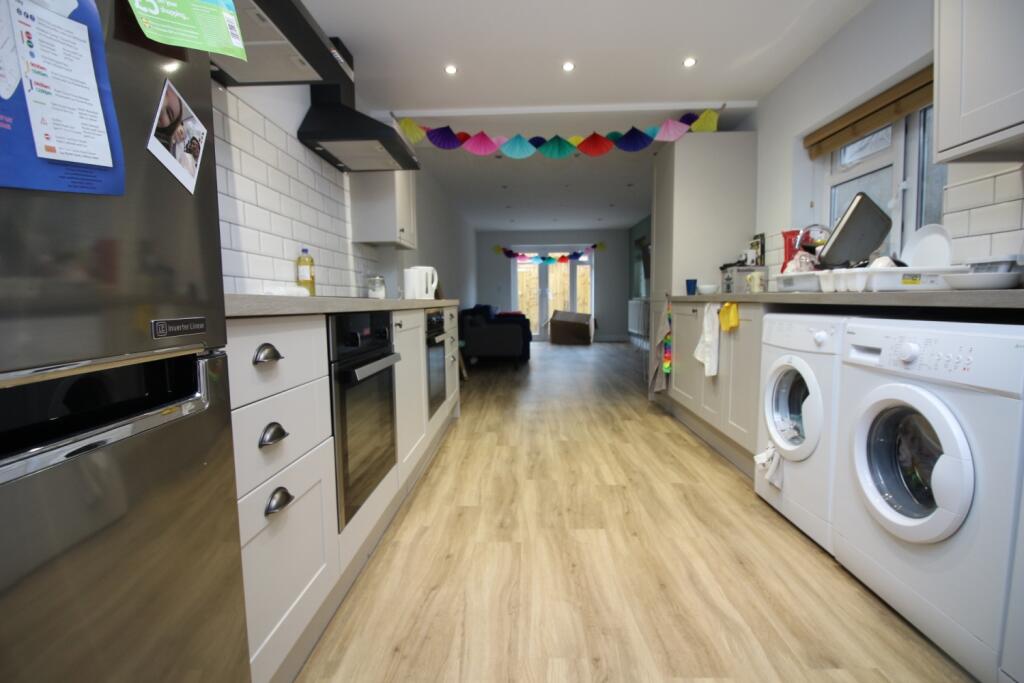 7 bed Mid Terraced House for rent in Cardiff. From CPS Homes - Cardiff
