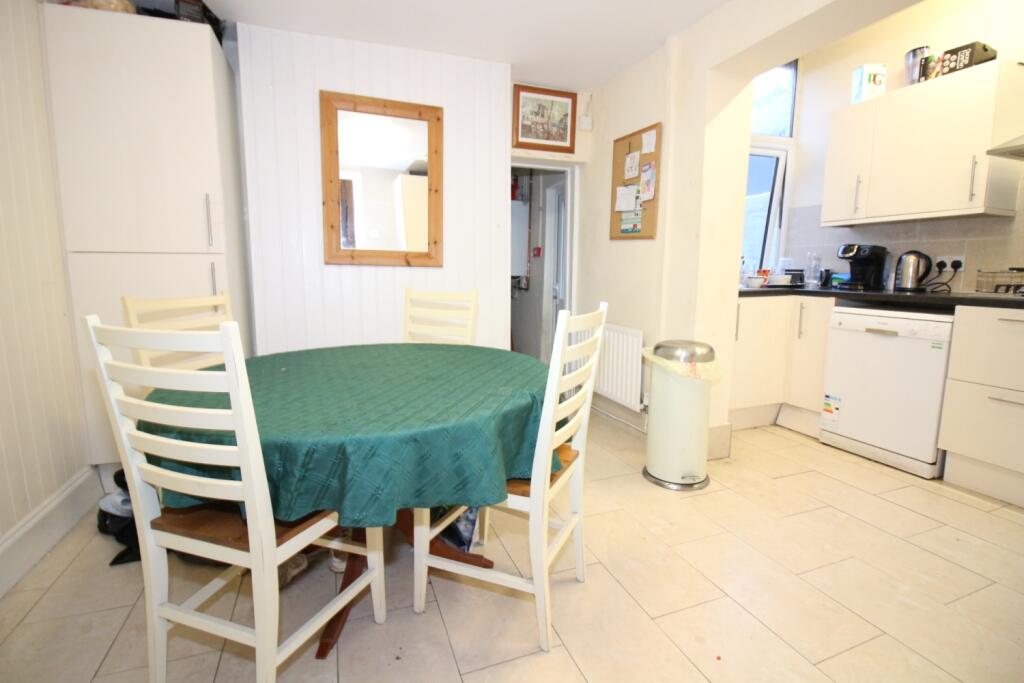 5 bed Mid Terraced House for rent in Cardiff. From CPS Homes - Cardiff 5 bed Mid Terraced House for rent in Cardiff. From CPS Homes - Cardiff