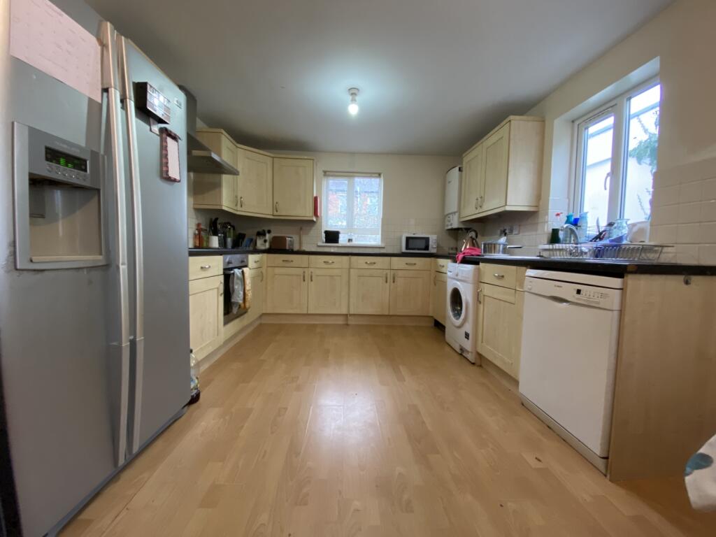 5 bed Mid Terraced House for rent in Cardiff. From CPS Homes - Cardiff 5 bed Mid Terraced House for rent in Cardiff. From CPS Homes - Cardiff