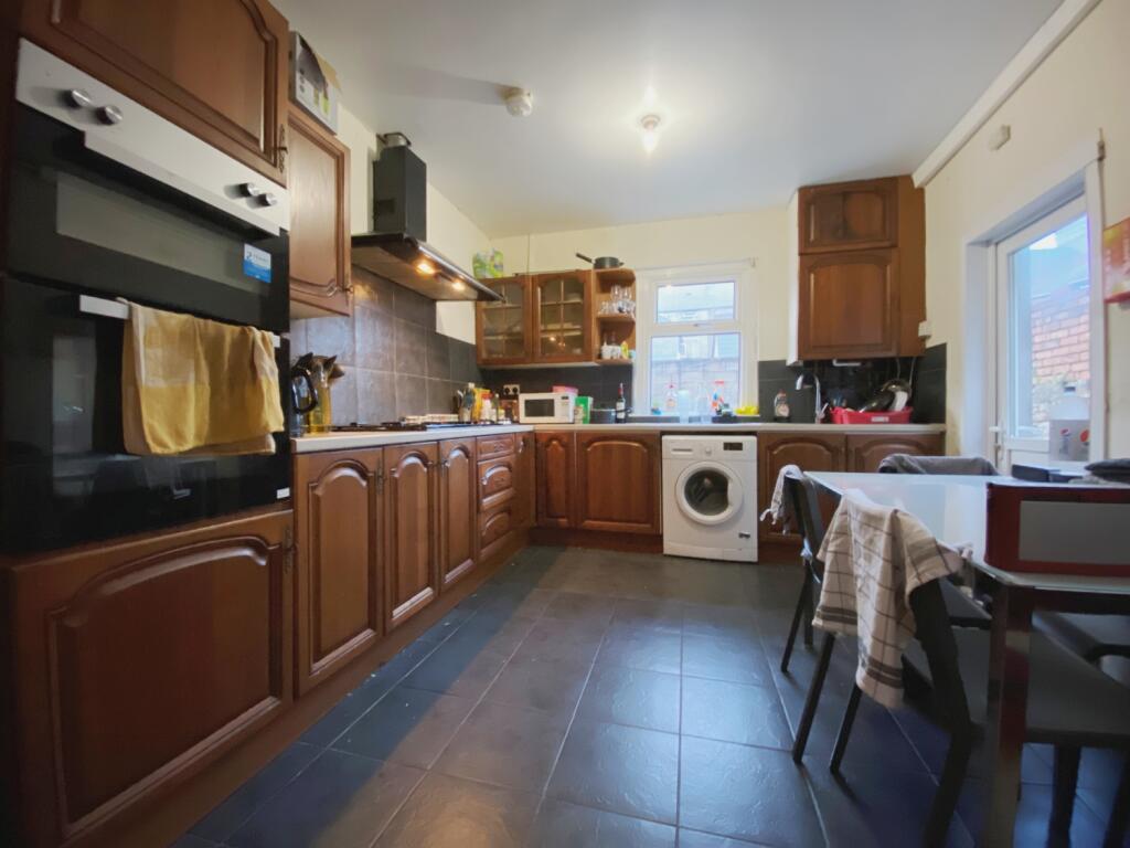 5 bed Mid Terraced House for rent in Cardiff. From CPS Homes - Cardiff 5 bed Mid Terraced House for rent in Cardiff. From CPS Homes - Cardiff