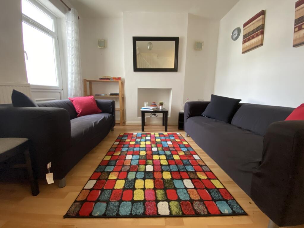 3 bed Mid Terraced House for rent in Cardiff. From CPS Homes - Cardiff