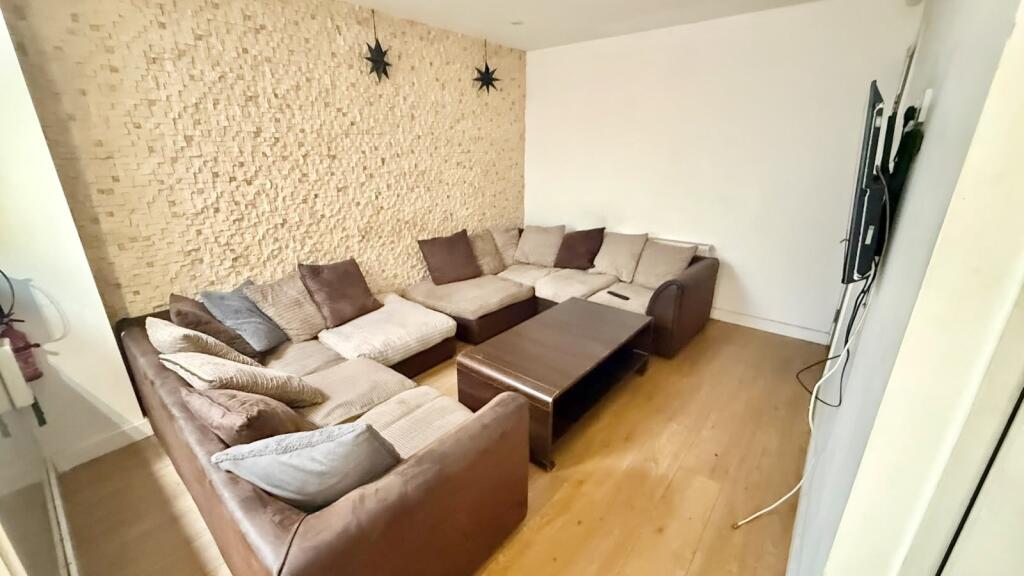 6 bed House Share for rent in Birmingham. From Dixons Lettings - Bearwood