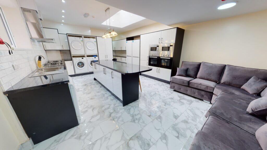 6 bed Detached for rent in Birmingham. From Easy Lettings (Birmingham) Ltd - Birmingham