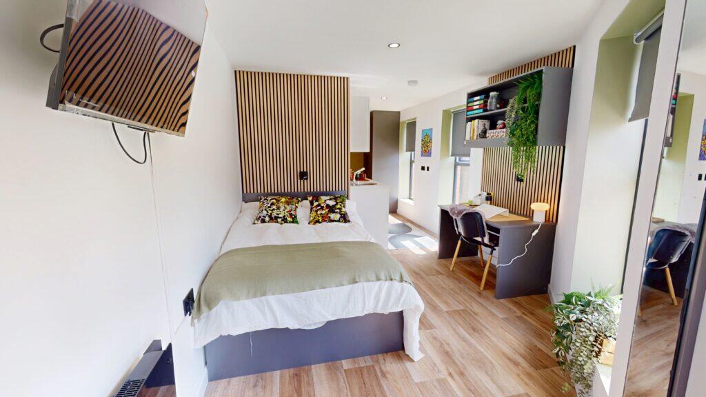 4 bed Studio for rent in Headley Heath. From Easy Lettings (Birmingham) Ltd - Birmingham
