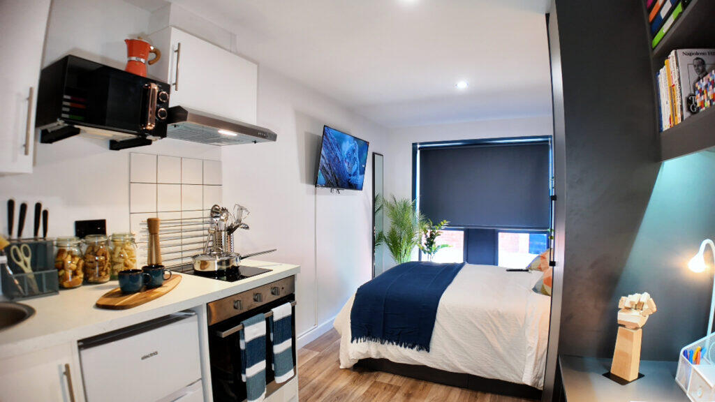 4 bed Studio for rent in Headley Heath. From Easy Lettings (Birmingham) Ltd - Birmingham 4 bed Studio for rent in Headley Heath. From Easy Lettings (Birmingham) Ltd - Birmingham