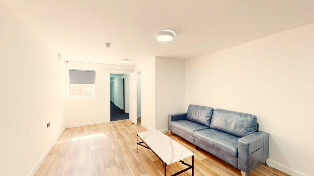 4 bed Studio for rent in Headley Heath. From Easy Lettings (Birmingham) Ltd - Birmingham