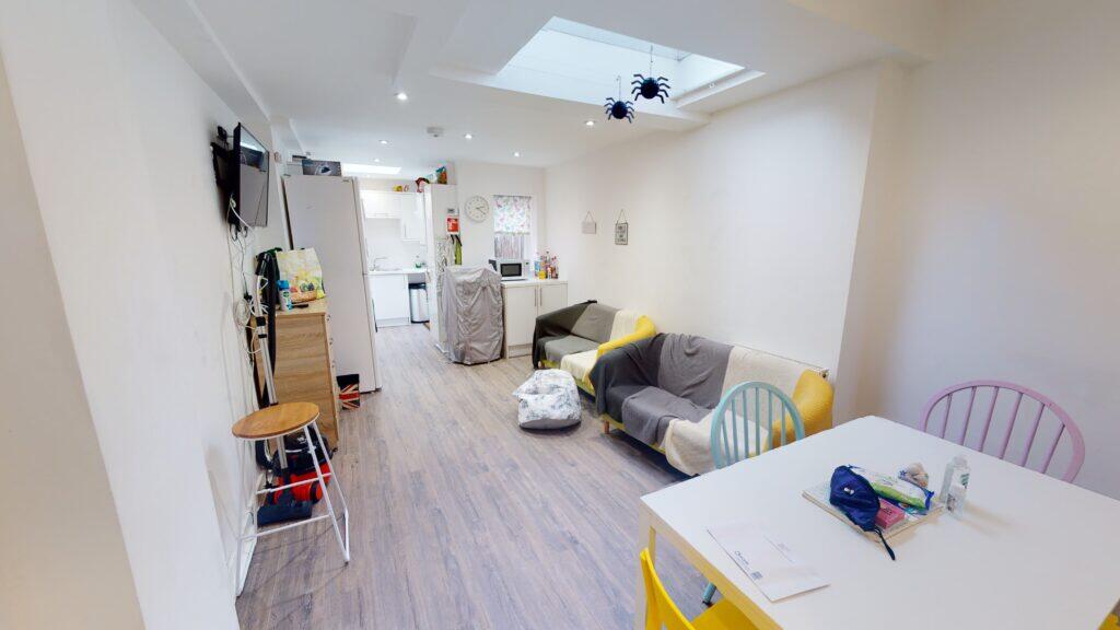 5 bed Detached for rent in Birmingham. From Easy Lettings (Birmingham) Ltd - Birmingham 5 bed Detached for rent in Birmingham. From Easy Lettings (Birmingham) Ltd - Birmingham