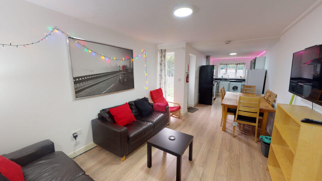 5 bed Detached for rent in Birmingham. From Easy Lettings (Birmingham) Ltd - Birmingham
