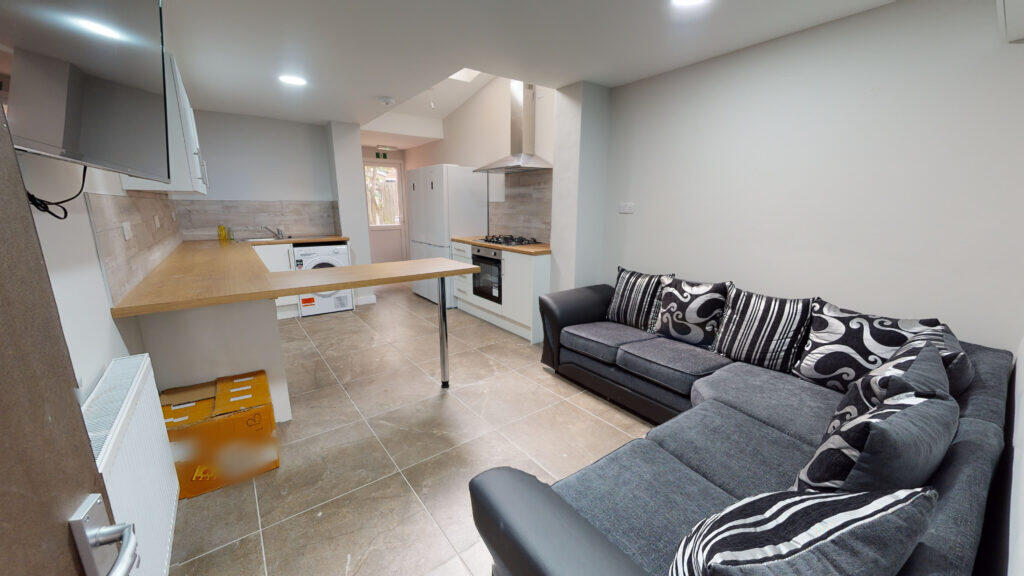 6 bed Detached for rent in Birmingham. From Easy Lettings (Birmingham) Ltd - Birmingham