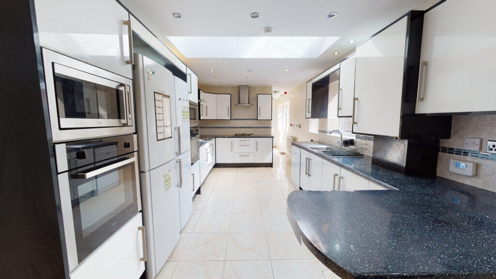7 bed Detached for rent in Birmingham. From Easy Lettings (Birmingham) Ltd - Birmingham