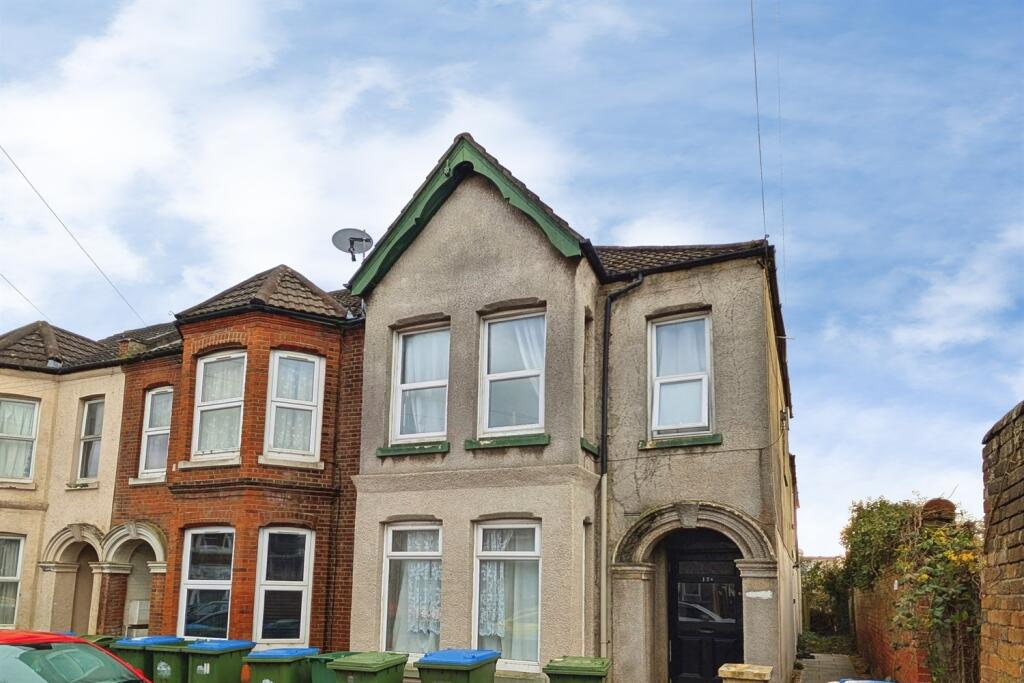 3 bed 1st Floor Flat for rent in Southampton. From Enfields - Southampton