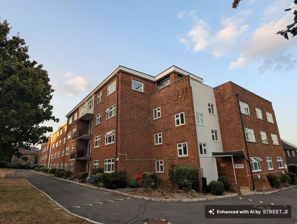 3 bed 1st Floor Flat for rent in Rownhams. From Enfields - Southampton