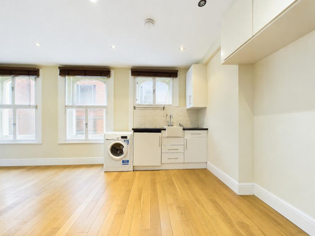 4 bed Apartment for rent in Westminster. From Greater London Properties - Soho