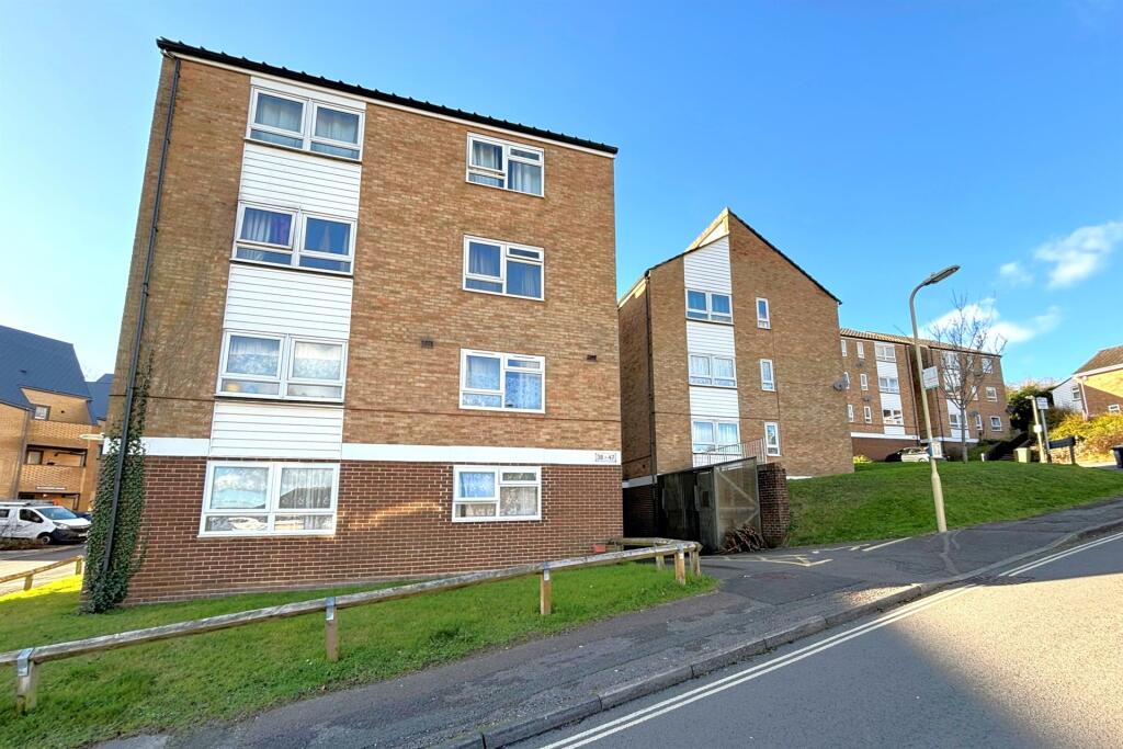 3 bed 1st Floor Flat for rent in Harestock. From Goadsby - Winchester