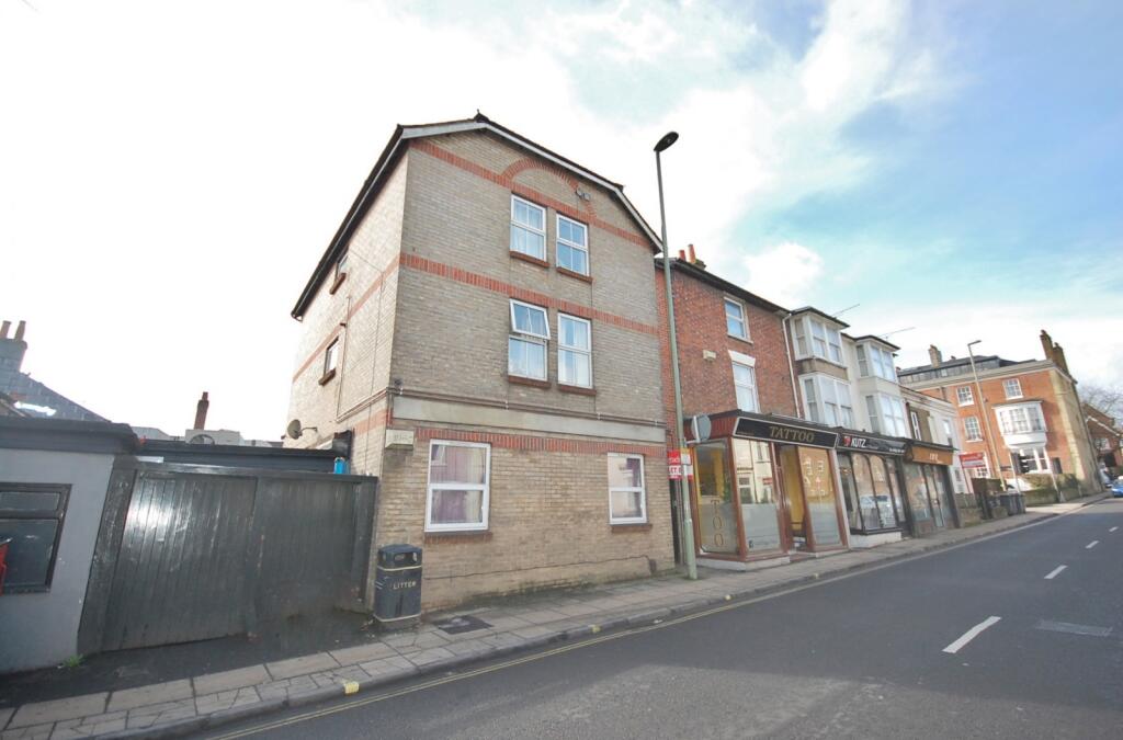 3 bed 1st Floor Flat for rent in Winchester. From Goadsby - Winchester 3 bed 1st Floor Flat for rent in Winchester. From Goadsby - Winchester