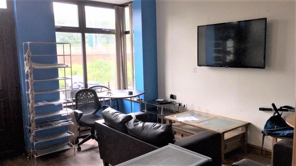 5 bed Mid Terraced House for rent in Birmingham. From Direct Housing - Birmingham