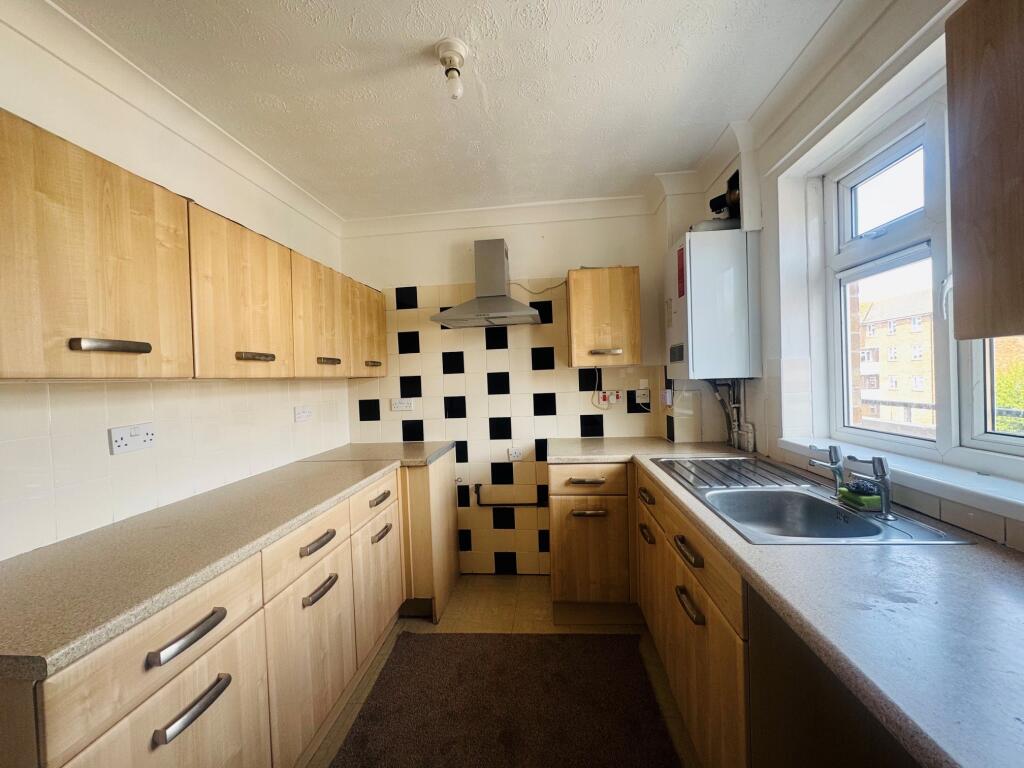 3 bed 1st Floor Flat for rent in Portsmouth. From Fox & Sons - Portsmouth 3 bed 1st Floor Flat for rent in Portsmouth. From Fox & Sons - Portsmouth