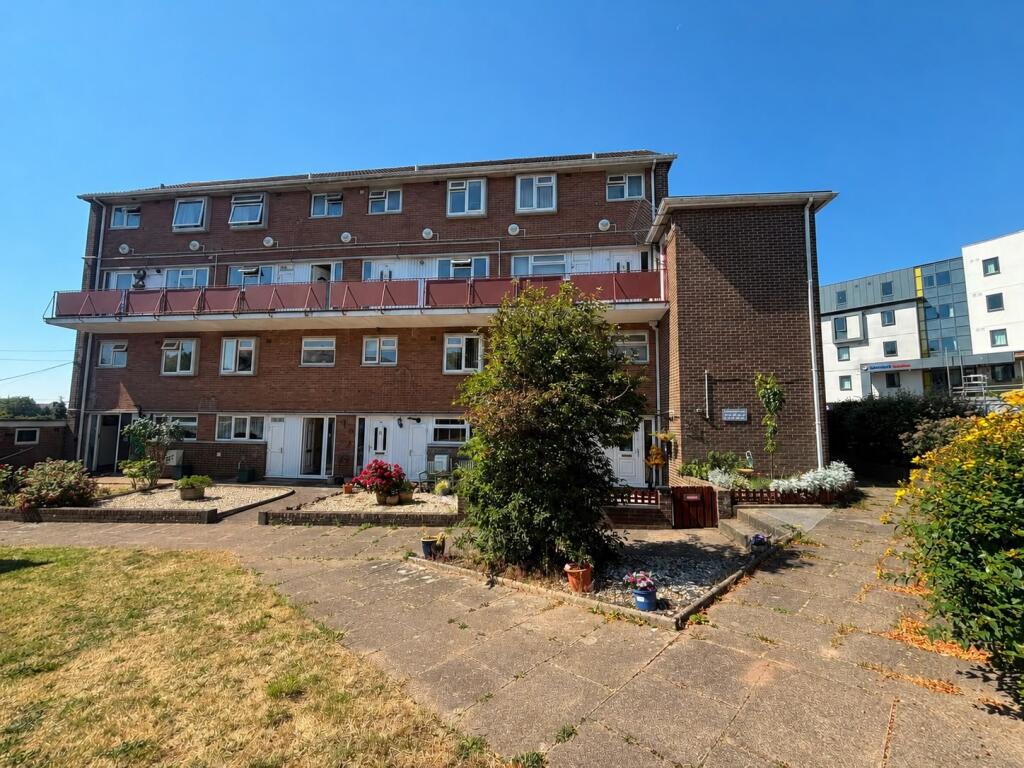 3 bed 1st Floor Flat for rent in West Clyst. From Fulfords - Exeter (City Centre) 3 bed 1st Floor Flat for rent in West Clyst. From Fulfords - Exeter (City Centre)