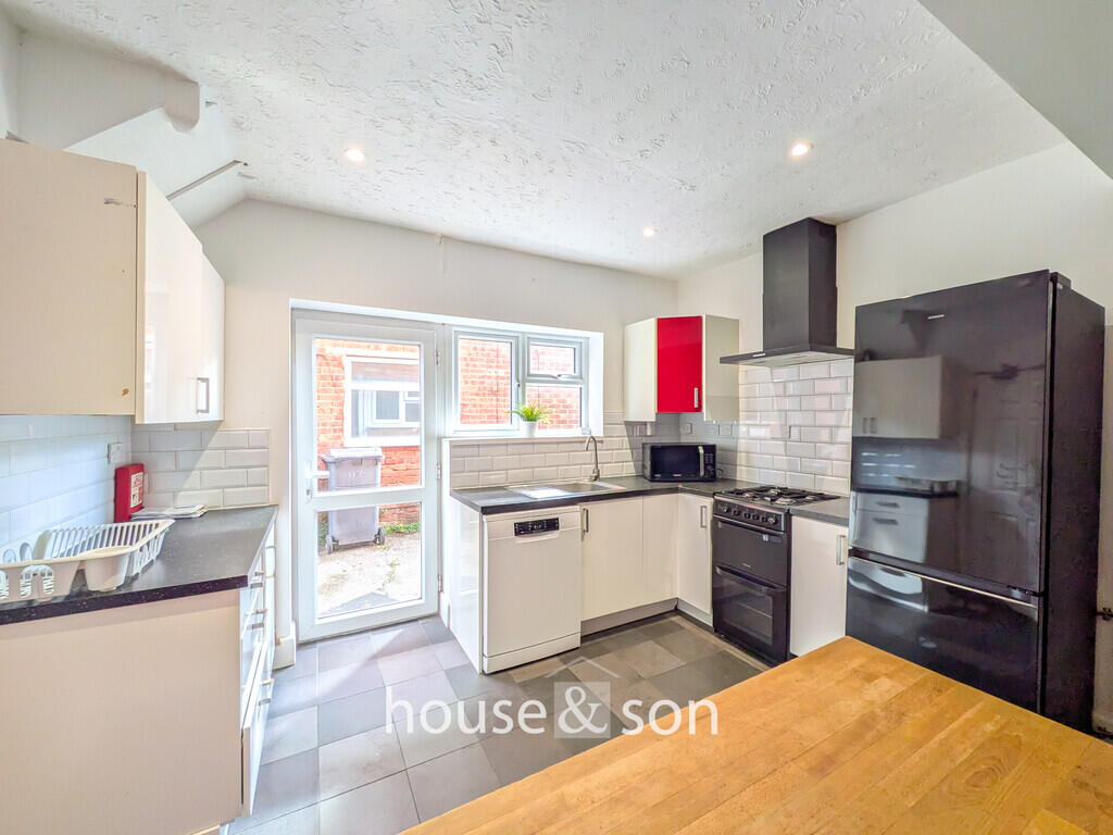 6 bed Detached for rent in Bournemouth. From House & Son - Winton