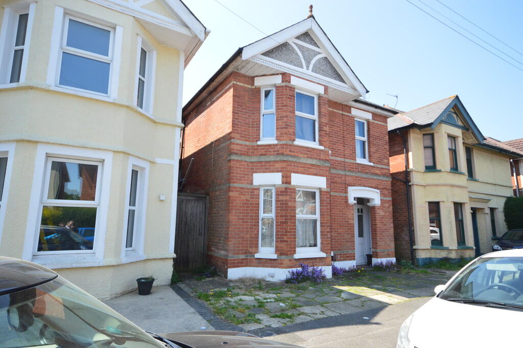 5 bed Detached for rent in Bournemouth. From House & Son - Winton