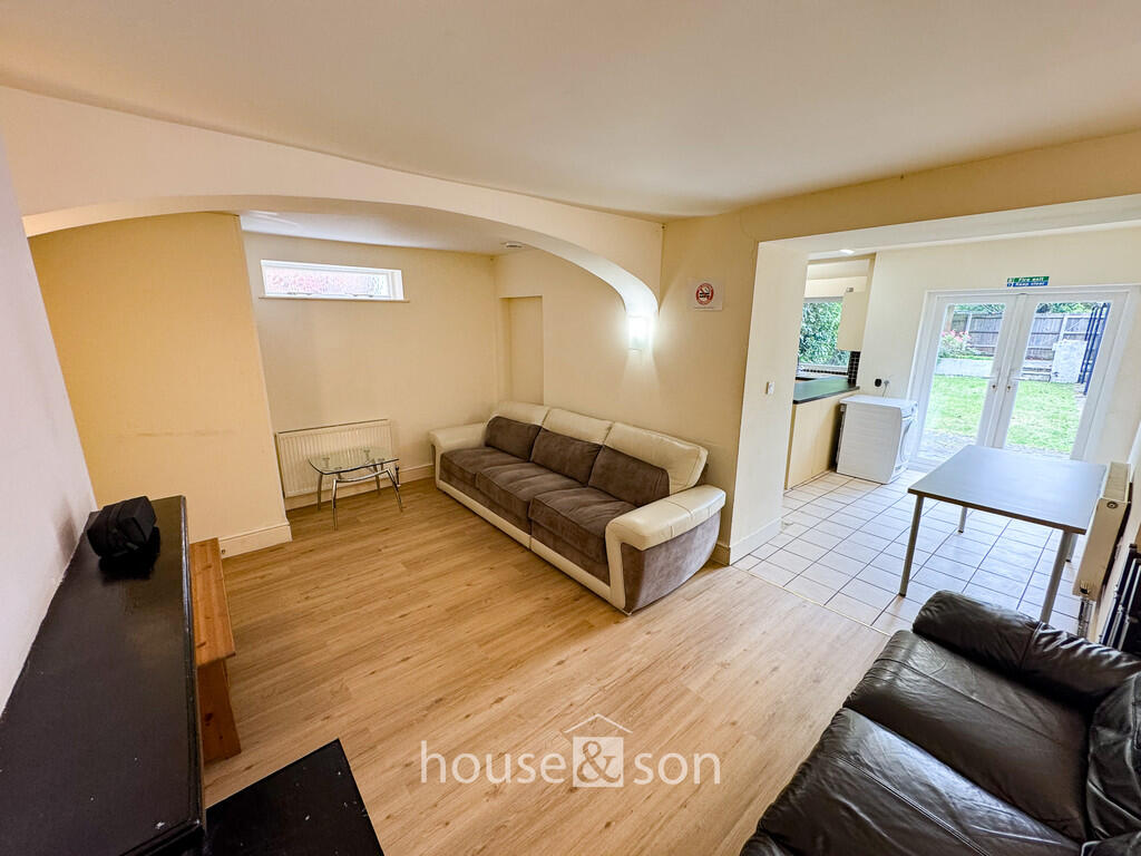 5 bed Detached for rent in Bournemouth. From House & Son - Winton 5 bed Detached for rent in Bournemouth. From House & Son - Winton