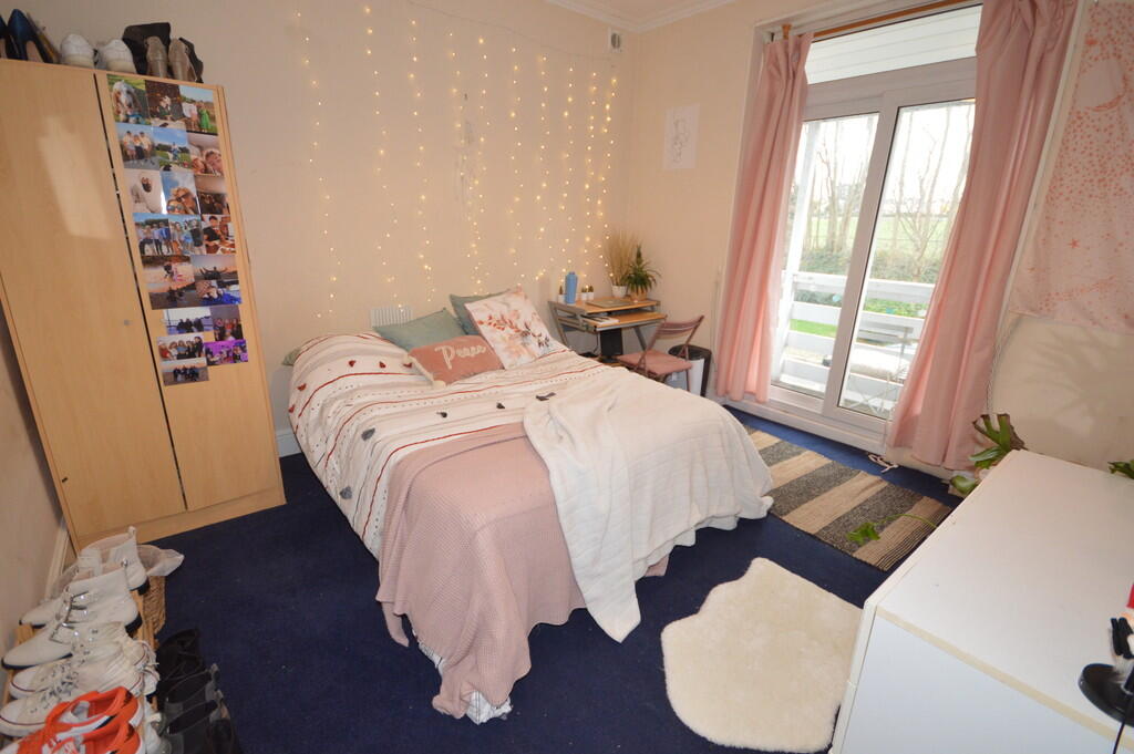 4 bed 1st Floor Flat for rent in Bournemouth. From House & Son - Winton