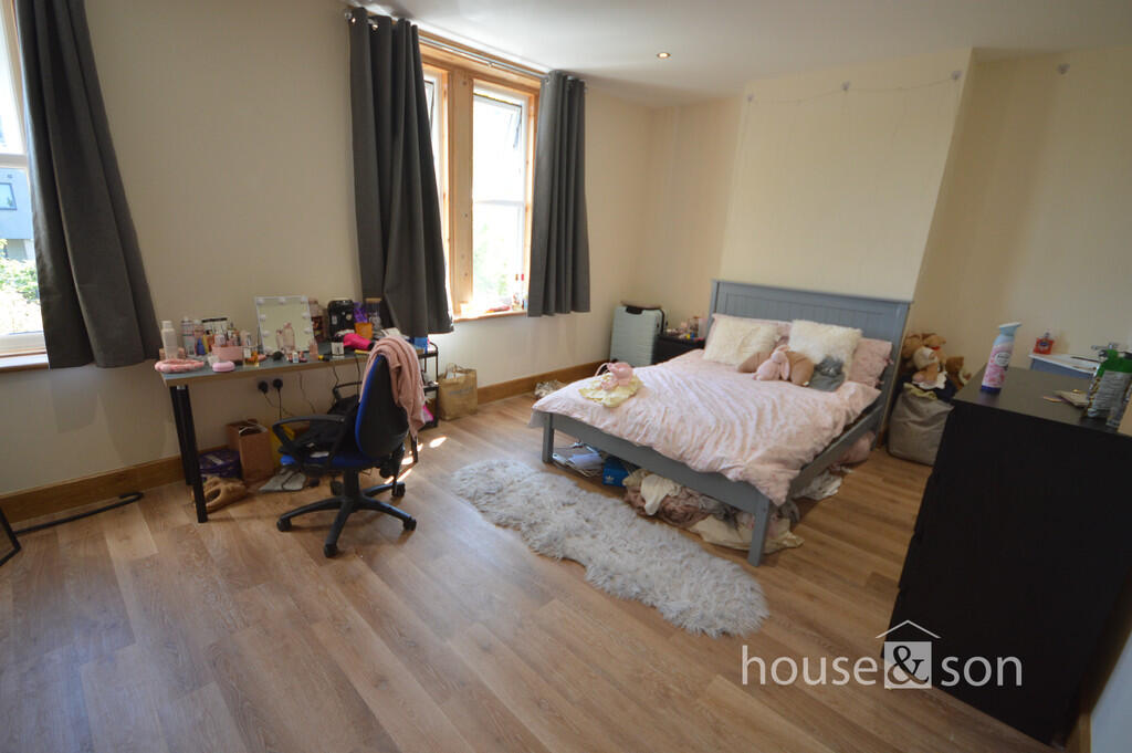 6 bed Mid Terraced House for rent in Bournemouth. From House & Son - Winton