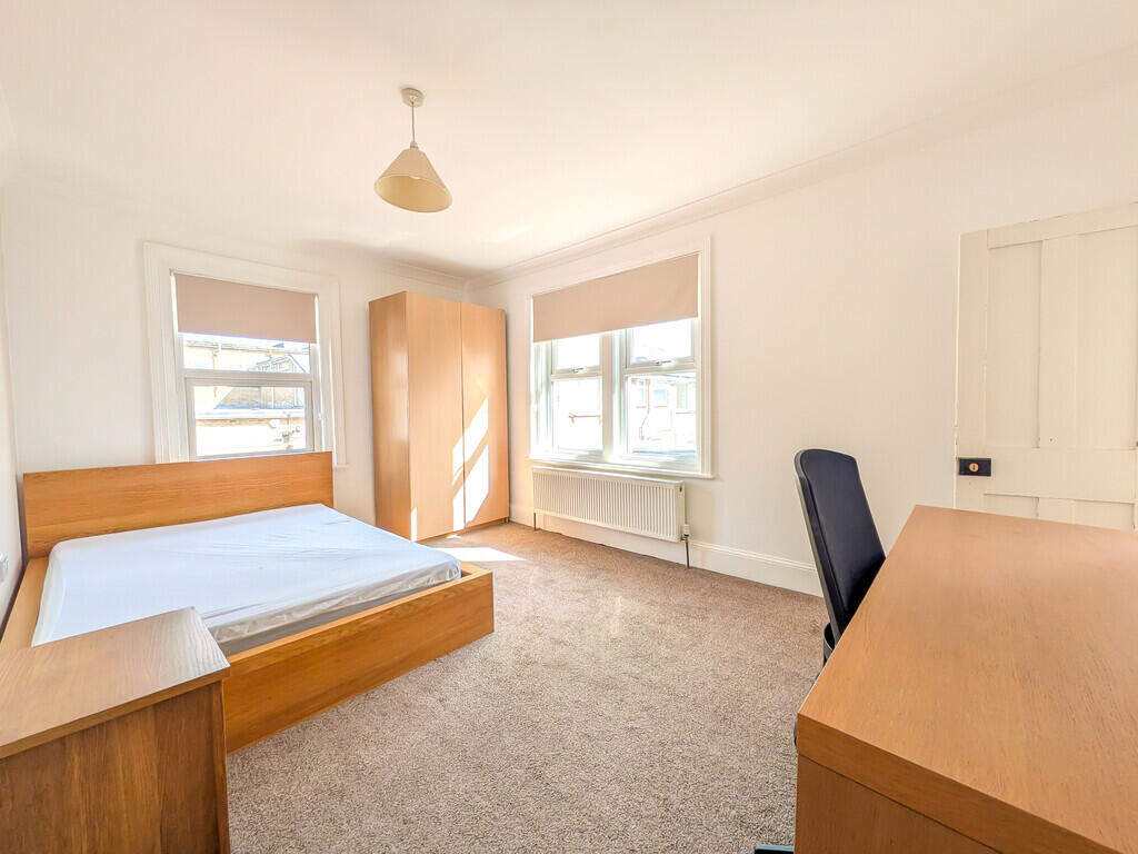 6 bed Detached for rent in Bournemouth. From House & Son - Winton