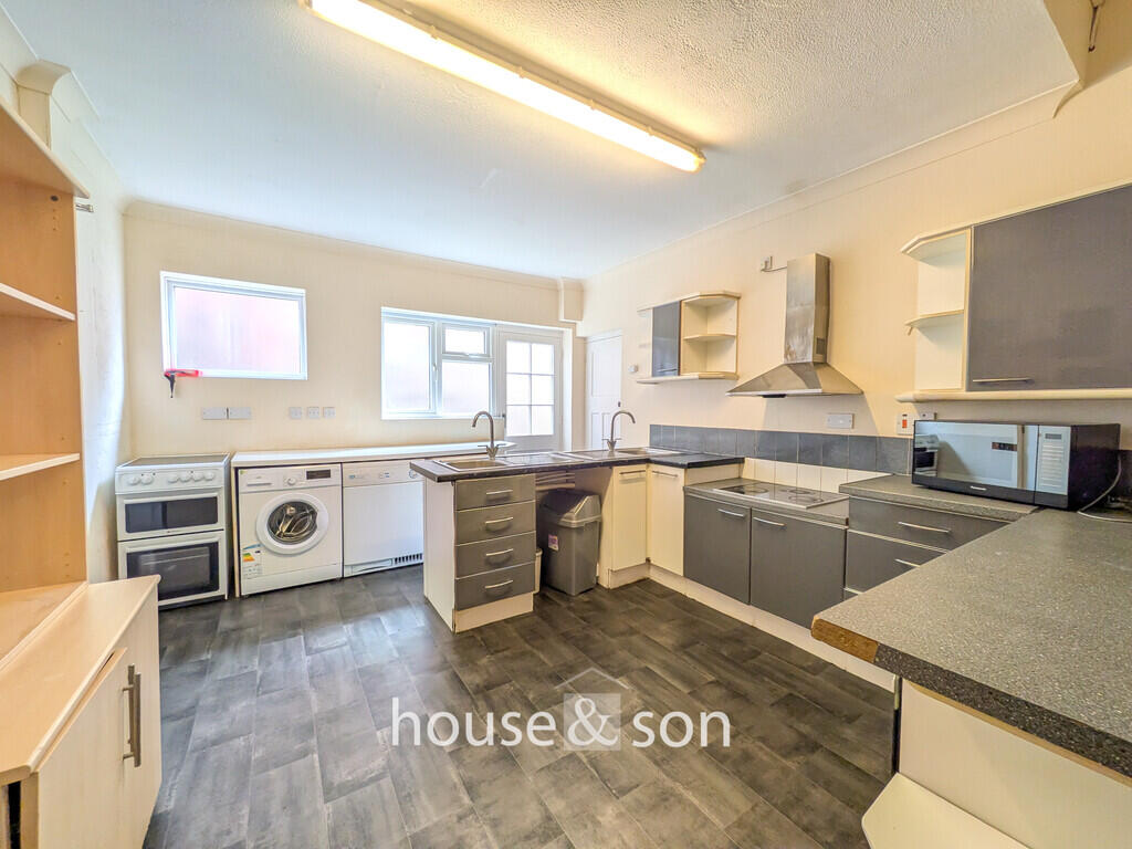 8 bed Detached for rent in Bournemouth. From House & Son - Winton