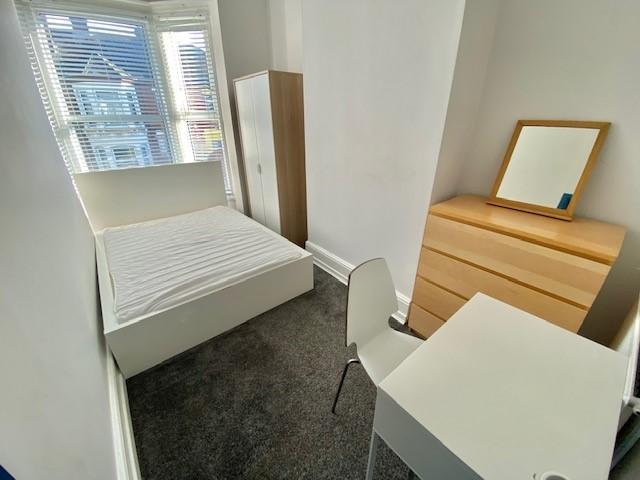 1 bed Mid Terraced House for rent in Portsmouth. From Days Lettings Ltd - Southsea