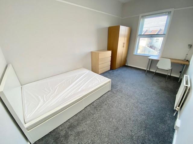 1 bed Mid Terraced House for rent in Portsmouth. From Days Lettings Ltd - Southsea