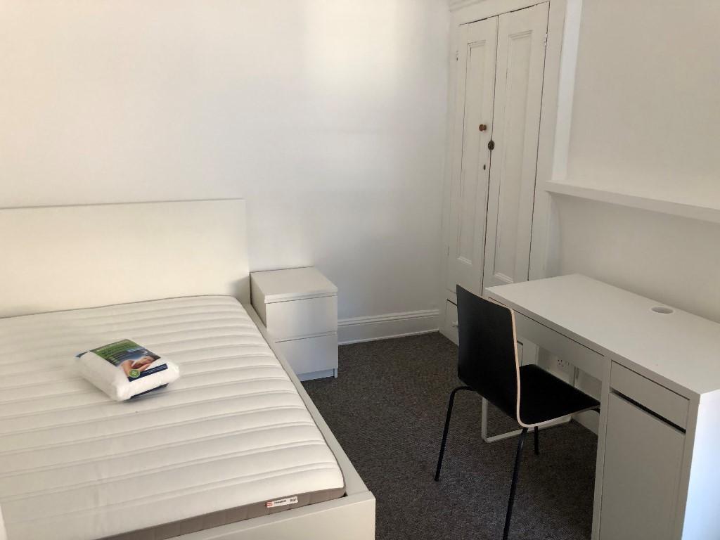 1 bed Mid Terraced House for rent in Portsmouth. From Days Lettings Ltd - Southsea 1 bed Mid Terraced House for rent in Portsmouth. From Days Lettings Ltd - Southsea