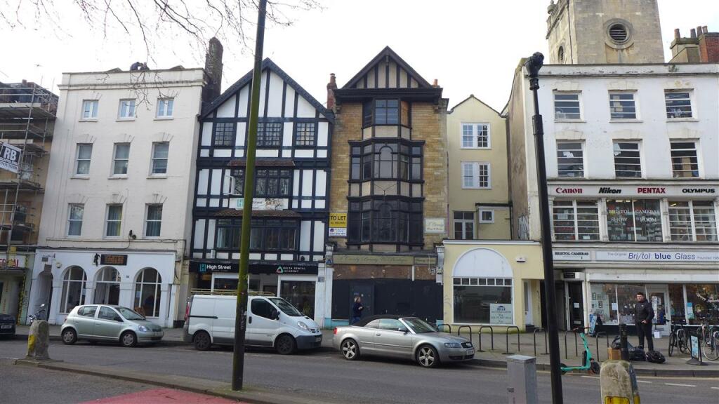 7 bed Mid Terraced House for rent in Bristol. From Gough Quarters - Clifton