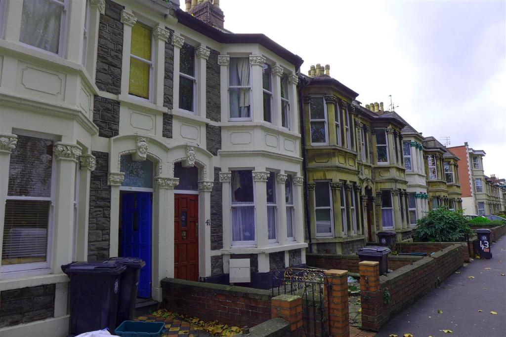 5 bed Mid Terraced House for rent in Bower Ashton. From Gough Quarters - Clifton