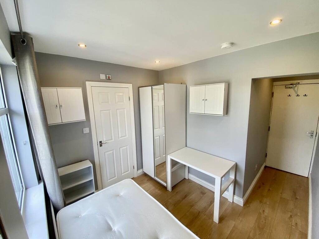 5 bed Semi Detached for rent in Southampton. From Kings Estates - Southampton