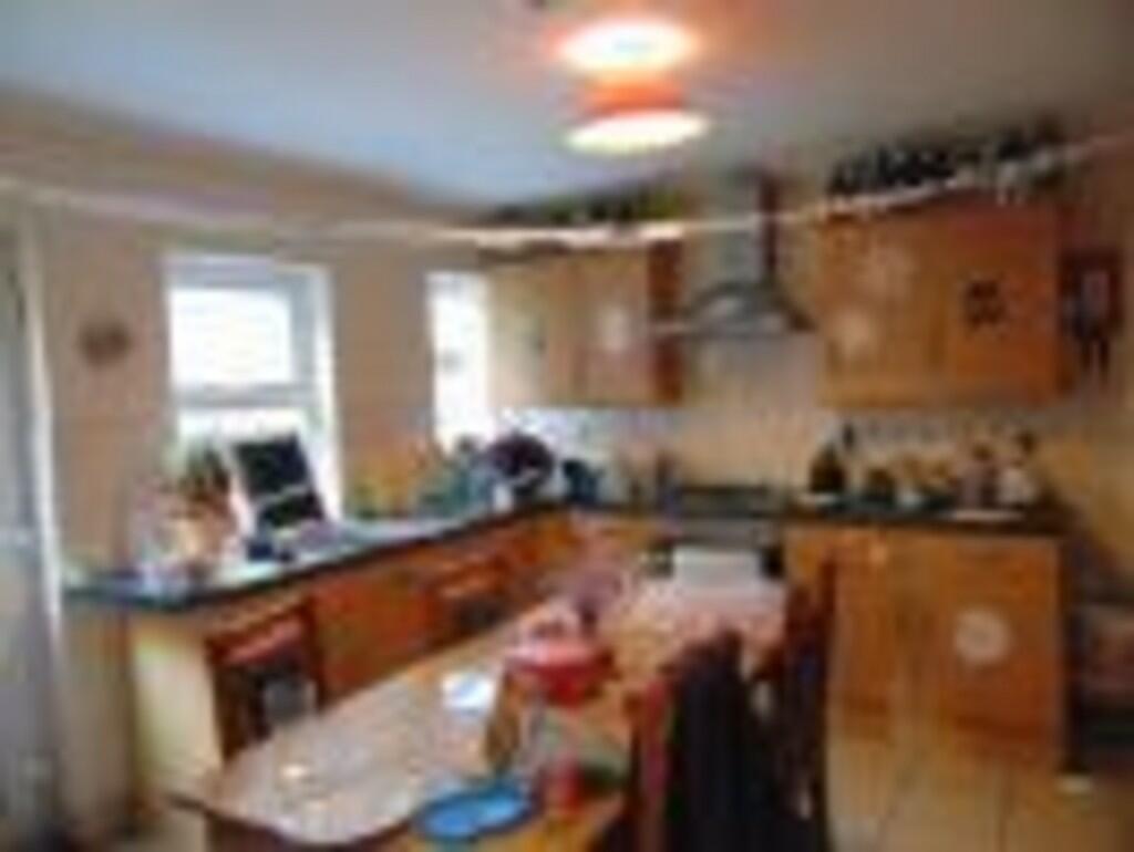 5 bed Mid Terraced House for rent in Southampton. From Kings Estates - Southampton 5 bed Mid Terraced House for rent in Southampton. From Kings Estates - Southampton