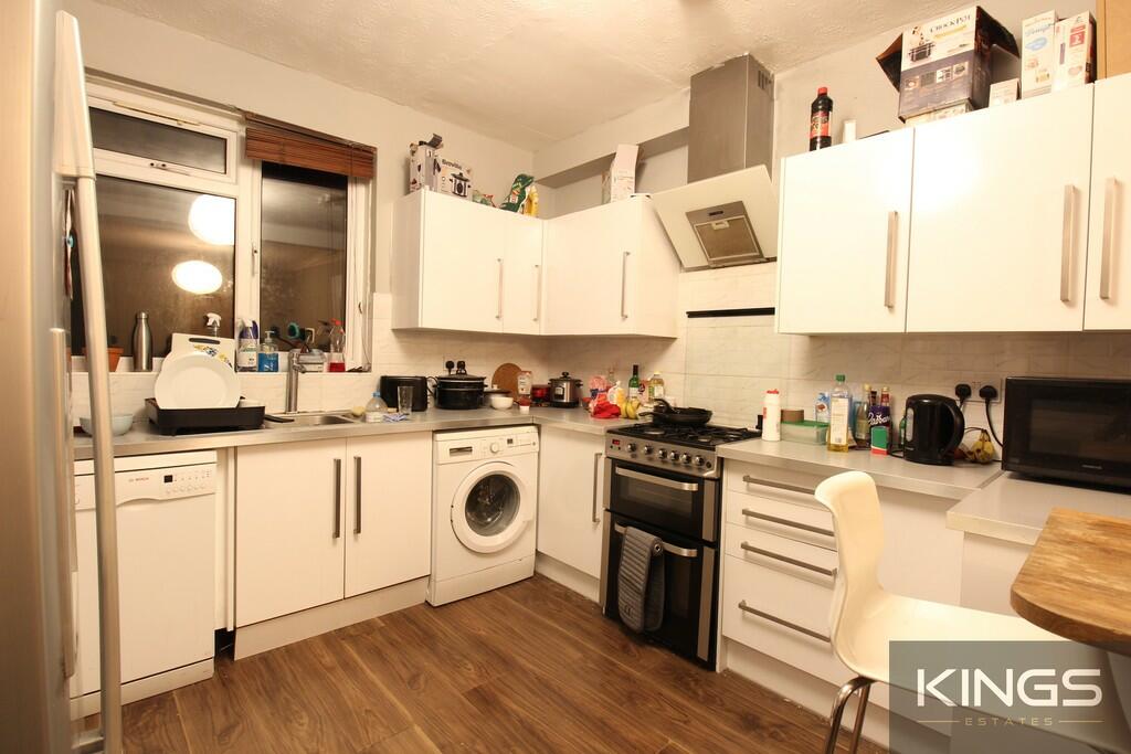 6 bed Mid Terraced House for rent in Southampton. From Kings Estates - Southampton