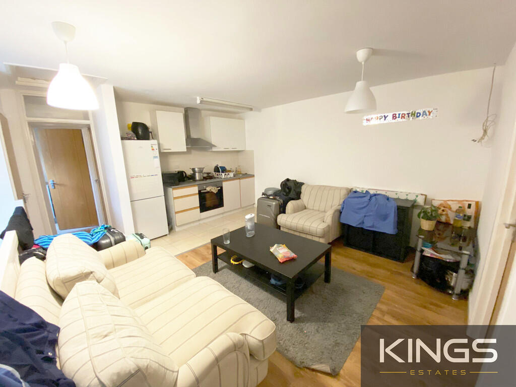 3 bed 1st Floor Flat for rent in Southampton. From Kings Estates - Southampton