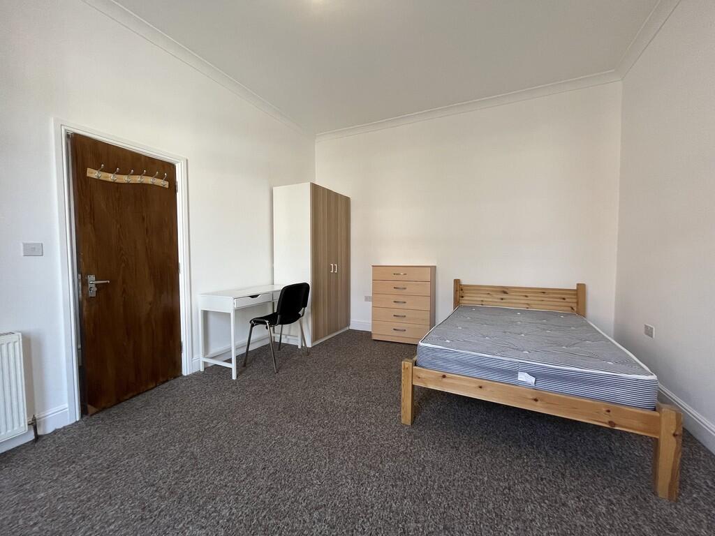 6 bed Semi Detached for rent in Southampton. From Kings Estates - Southampton